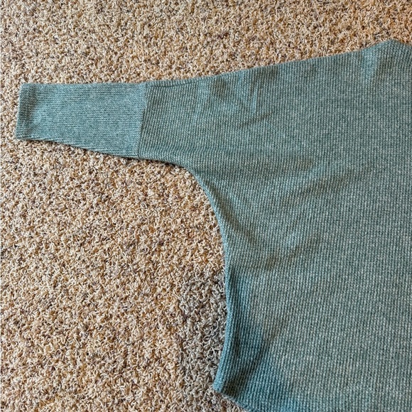 Cherish Sweater Mock Neck Bat Wing Sleeve Medium - Picture 5 of 8